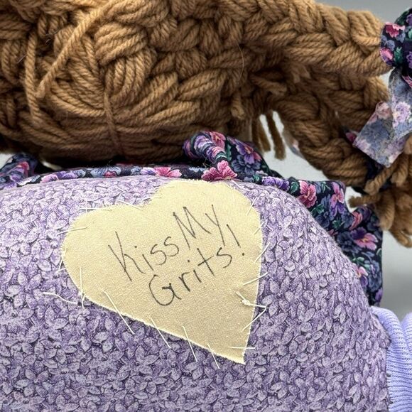 2001 One of a Kind Dolls Hand Made Kathy Eitel Purple Kiss My Grits Fabric Doll - Picture 4 of 11